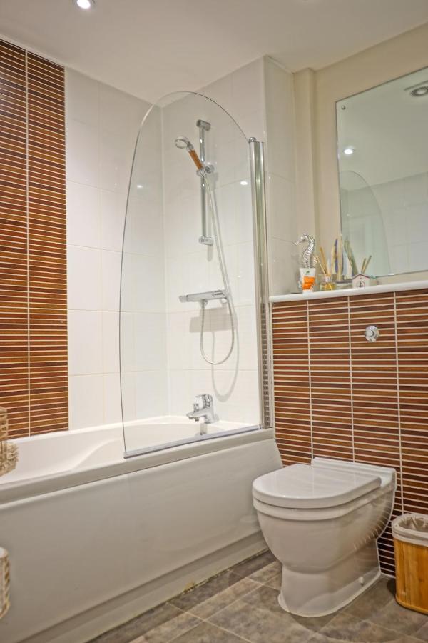 Soak Up The Light At A Soothing, Stylish Apartment In Swansea Marina Exterior photo